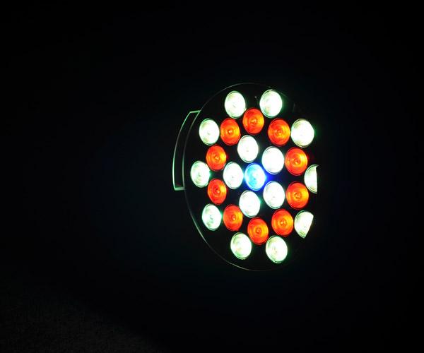 A paridade do diodo emissor de luz in-1 da cor completa RGBW 4 pode fase do clube nocturno DMX das luzes que ilumina C.A. 220V/240V